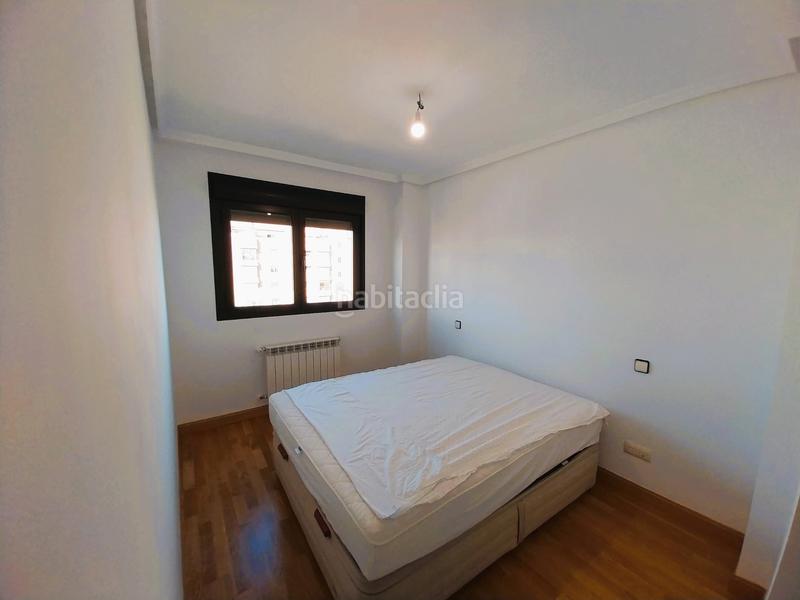 Foto 09694c1a-7c8d-4863-a131-67988f4ed369. Miete etagenwohnung mit heizung parking pool in Sanchinarro Madrid