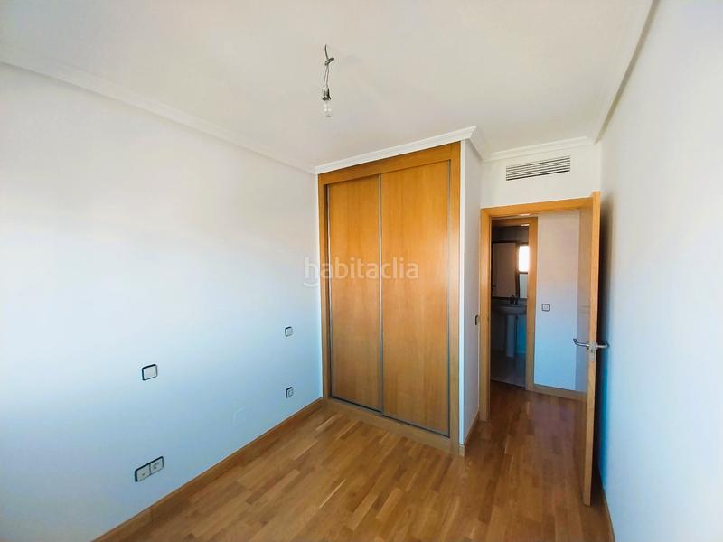 Foto 0ee0cdf3-2099-4593-85d8-342a71fda596. Rent flat with heating parking pool in Sanchinarro Madrid