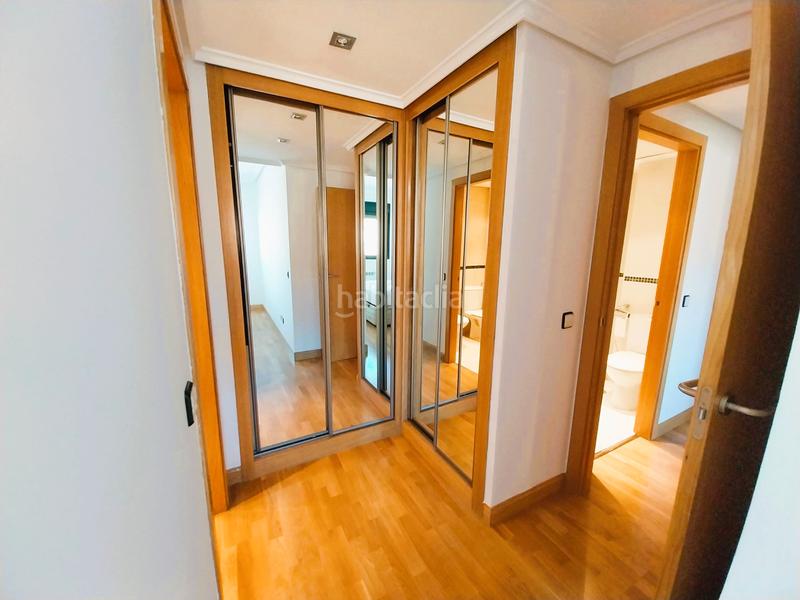 Foto db29dfe8-e7b3-4383-ad35-a95cfcba7b11. Rent flat with heating parking pool in Sanchinarro Madrid