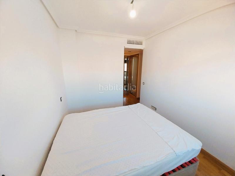 Foto ed11ca4c-6954-4af1-a77a-861778974957. Rent flat with heating parking pool in Sanchinarro Madrid