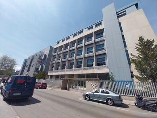 Loft in Avenida de Manoteras 38