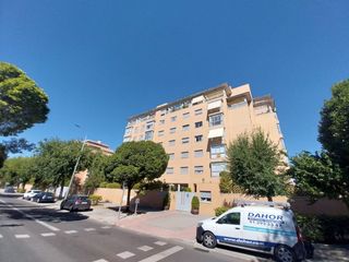 Miete Etagenwohnung  Calle de ana de austria. Piso de 2 dormitorios y 2 baños en sanchinarro