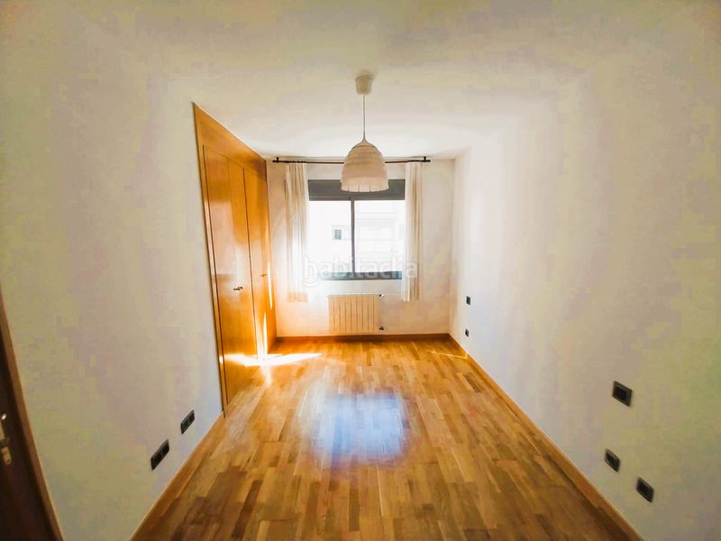 Foto 41b70646-6392-47f9-9099-71a4ad0a27f3. Rent flat with heating parking pool in Sanchinarro Madrid