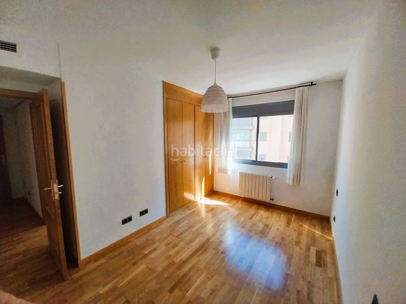 Foto 4e239adc-ce38-4918-b5e4-50d23a2a92dc. Rent flat with heating parking pool in Sanchinarro Madrid