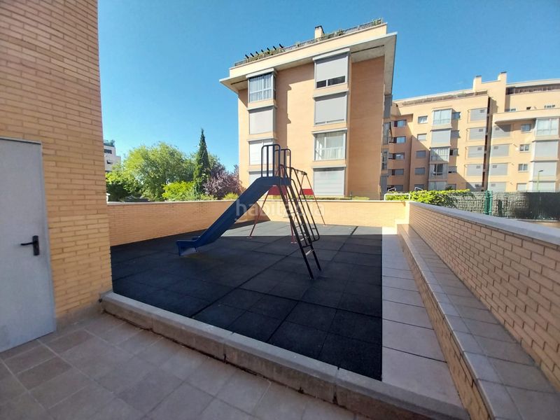Foto 6792fbb7-b2c3-4780-bf2b-2a8ed4664bcd. Rent flat with heating parking pool in Sanchinarro Madrid