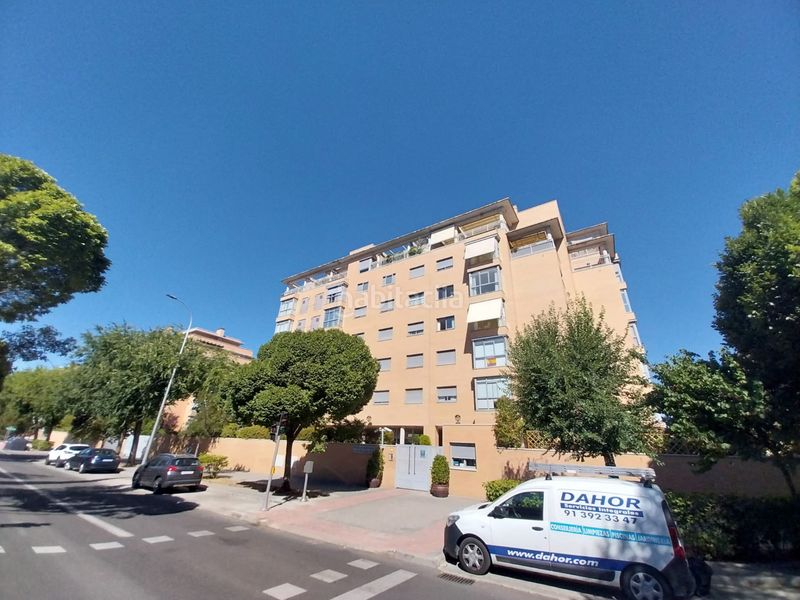 Foto c6800f1a-1b1f-4d53-8e2c-96a294d0e422. Rent flat with heating parking pool in Sanchinarro Madrid