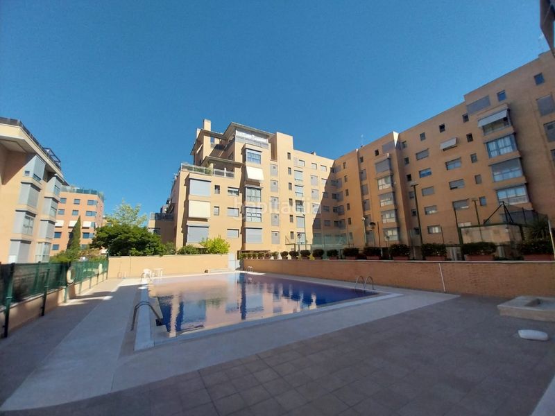 Foto e46209df-e9b9-4026-a14d-2e6b5a00e729. Rent flat with heating parking pool in Sanchinarro Madrid