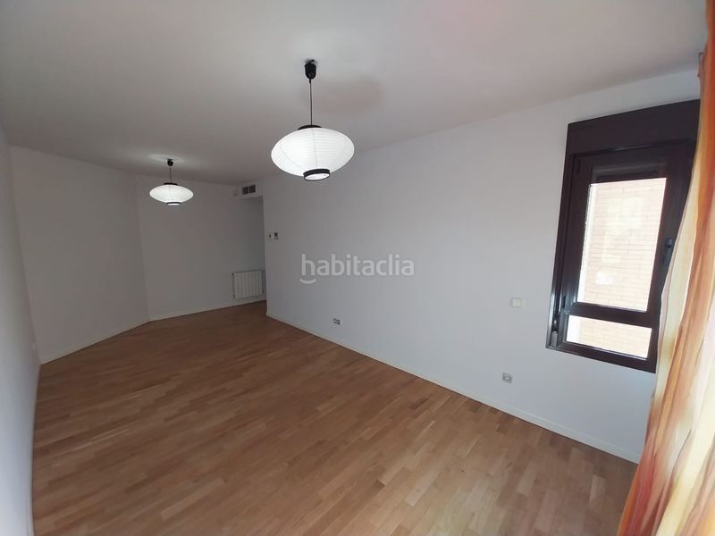 Foto 36e40abc-d83a-49cc-a0b1-a00f2db998c6. Rent flat with heating parking pool in Centro Alcobendas