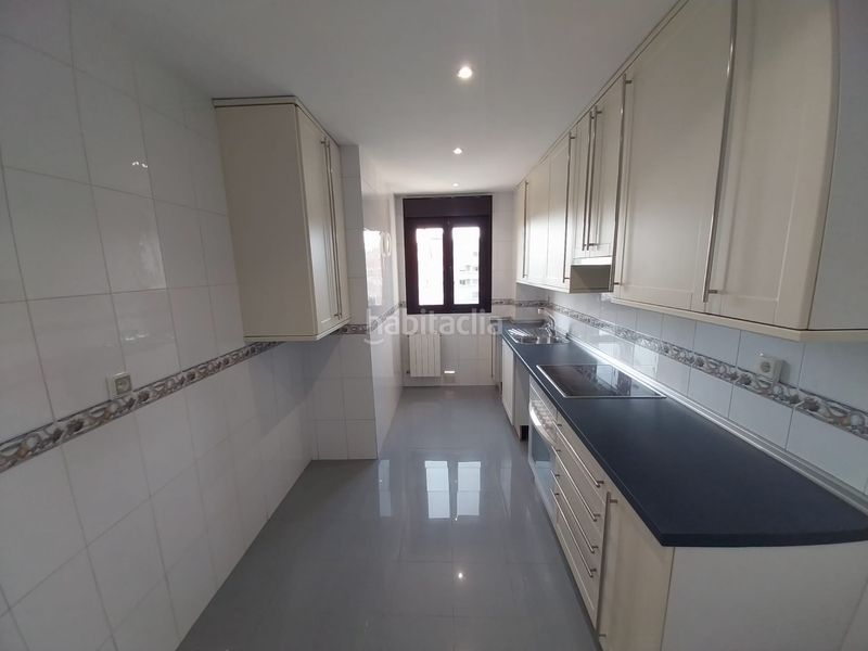 Foto 9ac17a87-af94-4b89-9a53-365d908d1d18. Rent flat with heating parking pool in Centro Alcobendas