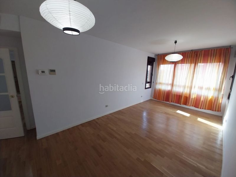 Foto b0348190-995e-48f5-9f5d-29cda0b96386. Rent flat with heating parking pool in Centro Alcobendas