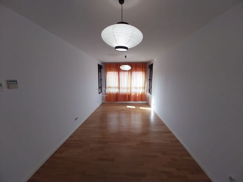 Foto f99275a1-33b9-4d9a-8a6f-7d6feefbdfdd. Rent flat with heating parking pool in Centro Alcobendas
