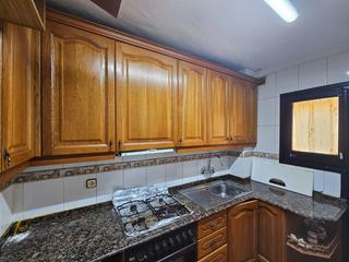 Pis  Carrer d'àger. Planta baja 3 habitaciones, 1 baño en el barrio de la bordeta