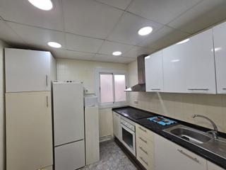 Pis a Carrer sant pere claver 17. Piso semireformado de 3 habitaciones