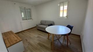 Location Appartement  Carrer cotxera. Apto. de 2 habitaciones reformado