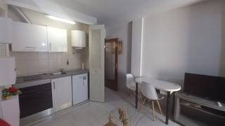 Location Appartement  Carrer ermengol vi. Estudio amueblado con balcón
