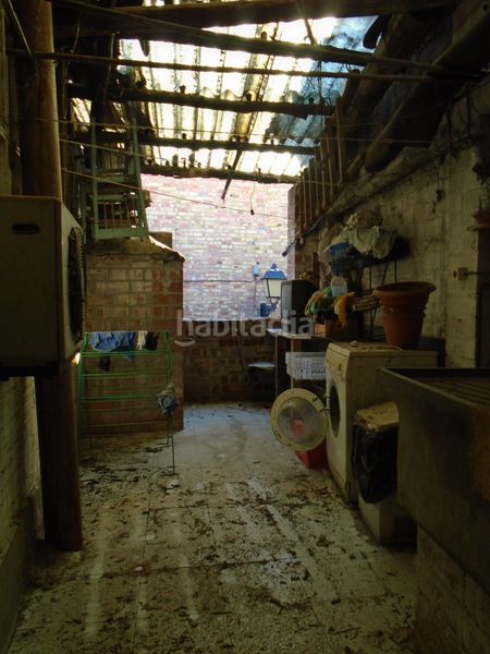 Foto c6503919-9861-4b40-937e-c136f23583df. Masia amb calefacció aparcament a Rosselló