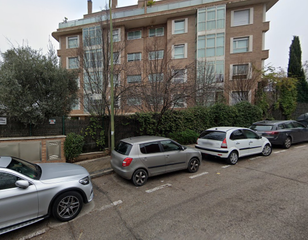 Flat en Ciudad Universitaria. Ezan pone a la venta un fabuloso piso en la zona de puerta de hi