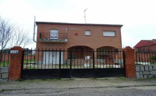 Maison à Escalona. Ezan pone a la venta un fabuloso chalet independiente en escalon