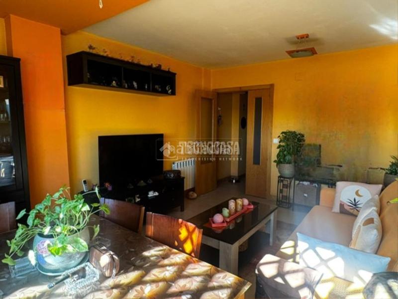 Foto 314e8035-fbd3-4ceb-9c79-5736c3b4d4d3. Appartement avec parking dans Hispanoamérica-Comunidades Valdemoro