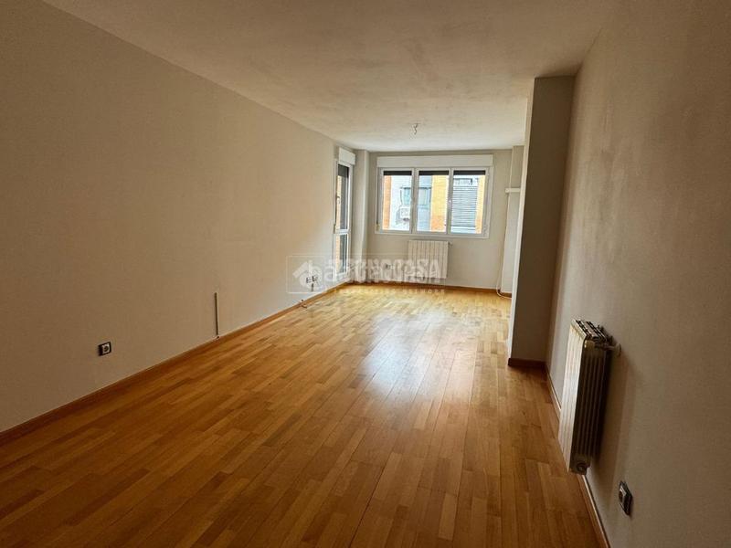 Foto d9ea4e76-3e79-492f-ba2a-8b7268541c6e. Flat with heating parking pool in Hospital Valdemoro