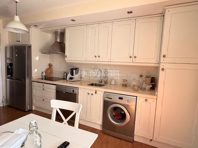 Foto d9eb864b-44cf-4659-b36a-c099d1243833. Àtic amb calefacció aparcament piscina a Hospital Valdemoro