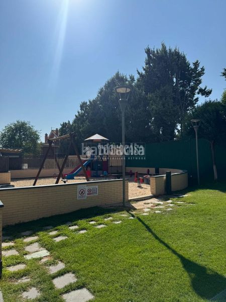 Foto d0cbee18-a80d-4db0-840a-3975757d3e73. Pis amb aparcament piscina a Hispanoamérica-Comunidades Valdemoro