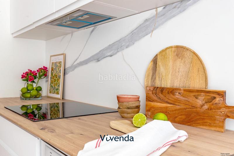 Foto aadac9f4-fa8d-485a-a504-69cbd51a8b52. Piso hay algo mágico en lo que brilla por primera vez. en Móstoles