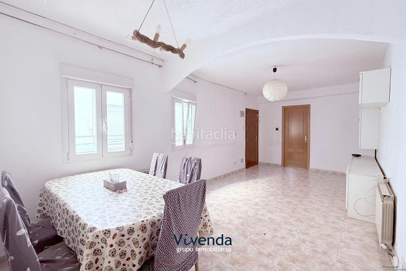 Foto b40cf877-4991-4716-9b86-a81703b8d747. Piso dicen que la mejor inversión de tu vida no se mide en números, sino en recuerdos. en Madrid
