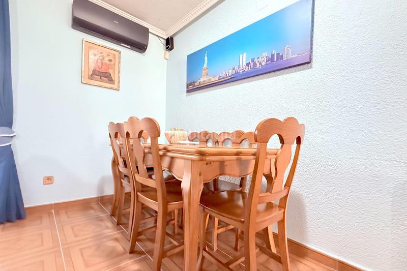 Foto 879c82e0-76cd-4121-bddf-4168c99d5914. Casa a schiera con riscaldamento parcheggio in Norte-Universidad Móstoles