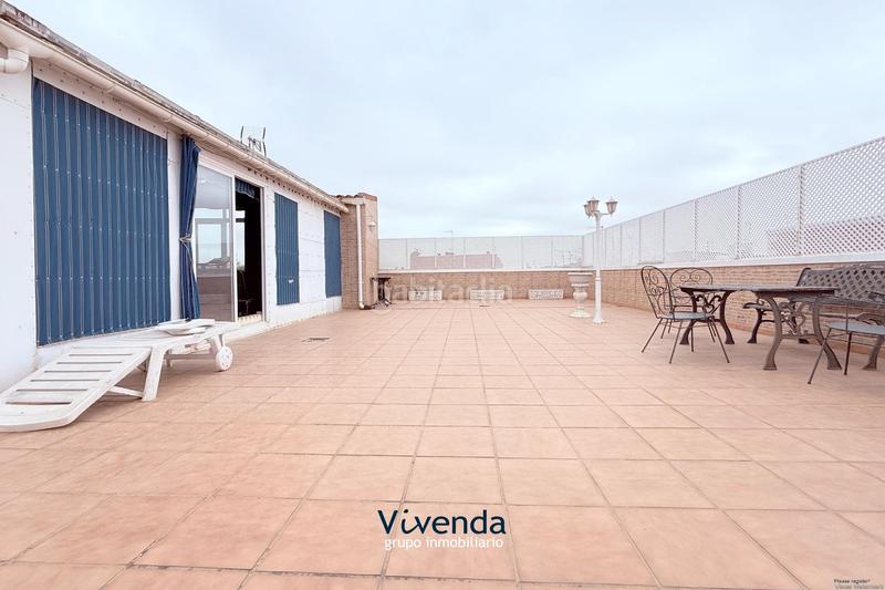 Foto 3cd1cc26-c3a9-4b84-b6c8-e5a3332847a5. Casa a schiera con riscaldamento parcheggio in Calle Pinto-San Roque Parla