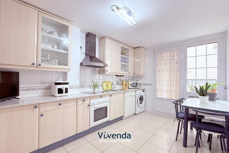 Foto 4dbc8fa8-c25c-4840-a292-47a70080d726. Casa a schiera con riscaldamento parcheggio in Calle Pinto-San Roque Parla