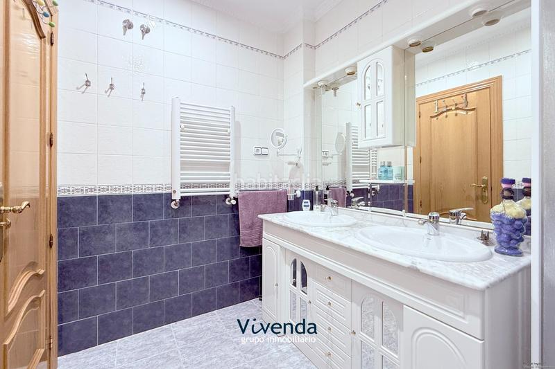 Foto bd60e551-b6fc-4fe7-b2be-26f905263400. Casa a schiera con riscaldamento parcheggio in Calle Pinto-San Roque Parla