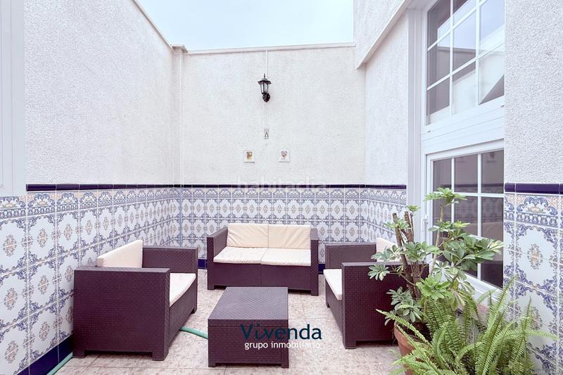 Foto cc08bfdb-c65b-43c6-a6b0-83fc846b6bea. Casa a schiera con riscaldamento parcheggio in Calle Pinto-San Roque Parla