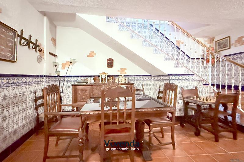 Foto f8447e7a-c803-4ecb-a5a9-97aeeffe9ccf. Casa a schiera con riscaldamento parcheggio in Calle Pinto-San Roque Parla