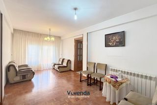Flat  Avenida de portugal. Hay casas que están esperando volver a empezar y esta es una de
