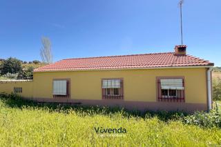 Casa a Méntrida. No puedes detener la primavera, pero la puedes aprovechar al máx