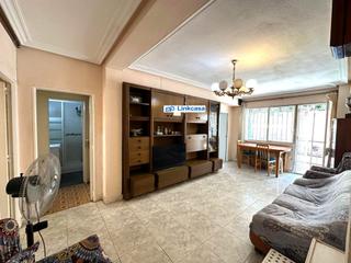 Appartamento  Calle juan pascual de mena. Piso de 3 dormitorios y terraza en la zona de puerta del ngel