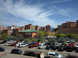 Appartamento  Calle blas cabrera. Piso de 3 dormitorios y terraza con ascensor en  la zona de las