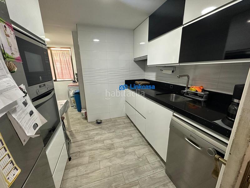 Foto 587a0122-8712-429f-8720-23181340819f. Piso  con garaje, terraza y tres dormitorios en Parla