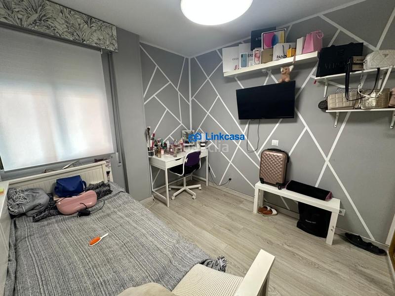 Foto b4719bab-1d27-4e3d-8411-e9cc0336a038. Piso  con garaje, terraza y tres dormitorios en Parla
