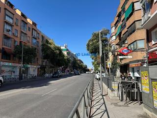 Pis  Calle castro de oro. Piso exterior de tres dormitorios en opañel