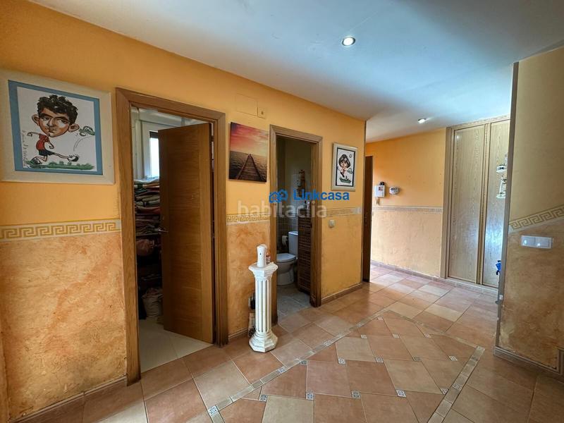 Foto 4037c0f2-c761-4204-a081-88b1f697cfc8. Casa adossada amb calefacció aparcament piscina a Fuenlabrada