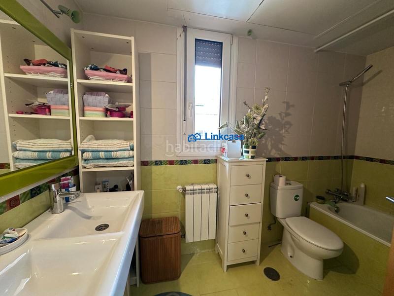 Foto a2fb7c73-1ec4-431d-81d7-9364de37bd8c. Casa adossada amb calefacció aparcament piscina a Fuenlabrada
