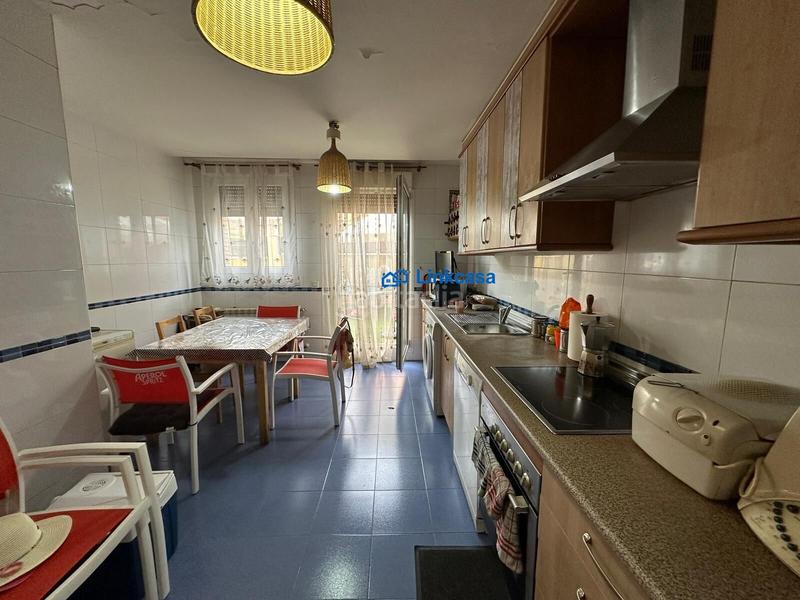 Foto ac0798b8-7ab5-4850-98cf-cb675fbd6da5. Casa adossada amb calefacció aparcament piscina a Fuenlabrada