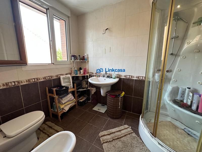 Foto b930d7e2-026f-4ba6-8c5a-262e14630b0b. Casa adossada amb calefacció aparcament piscina a Fuenlabrada