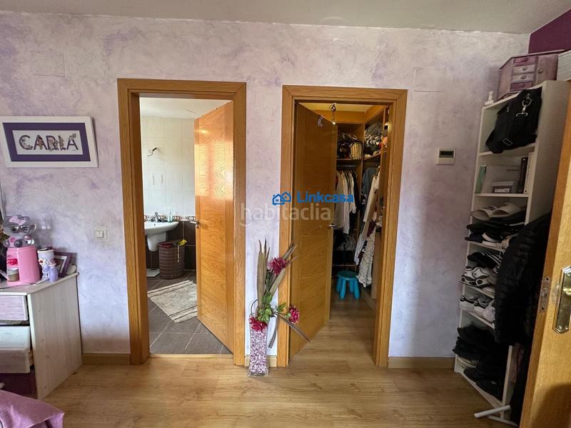 Foto c1c0a3ef-26dc-4f77-a71a-52d7801a6943. Casa adossada amb calefacció aparcament piscina a Fuenlabrada