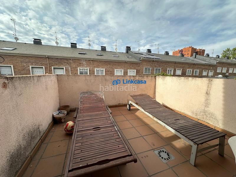 Foto c69b5d26-39e2-4796-9cf8-1777c4faeaec. Casa adossada amb calefacció aparcament piscina a Fuenlabrada
