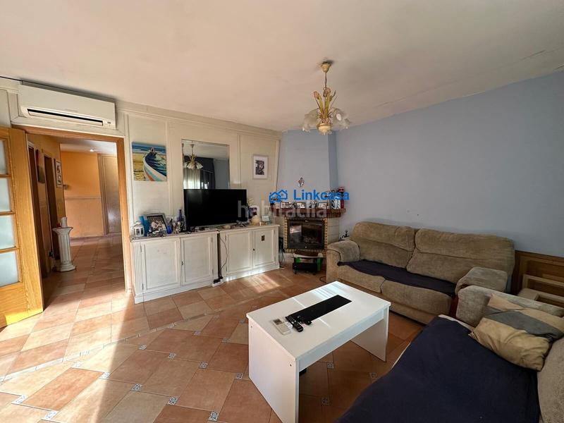 Foto f154f48b-1175-490f-9a10-44018dd29628. Casa adossada amb calefacció aparcament piscina a Fuenlabrada