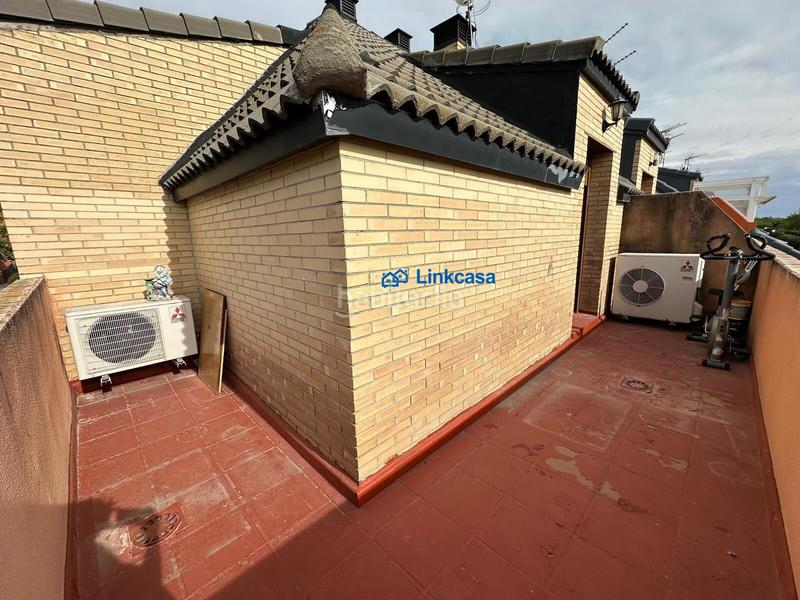 Foto f624d919-fa63-4749-9933-2d6bdb480abb. Casa adossada amb calefacció aparcament piscina a Fuenlabrada