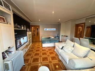 Piso  Calle tarazona. Piso de 3 dormitorios, baño y aseo con ascensor en la zona de lo
